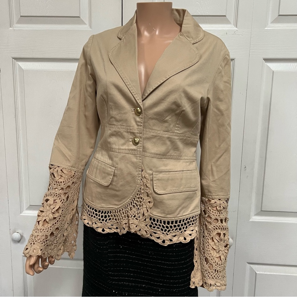 Women's Tan Jacket with Crochet Trim Size M Gold Buttons - Picture 14 of 16
